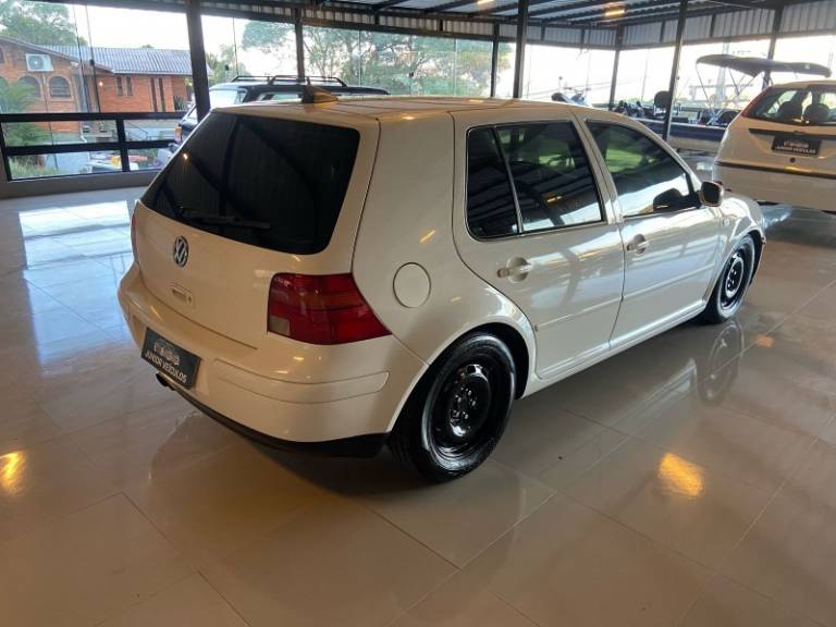 VOLKSWAGEN - GOLF - 2002/2002 - Branca - R$ 29.900,00