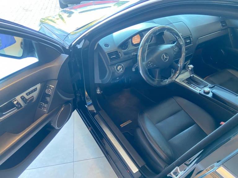 MERCEDES-BENZ - C 200 K - 2008/2009 - Preta - R$ 62.900,00