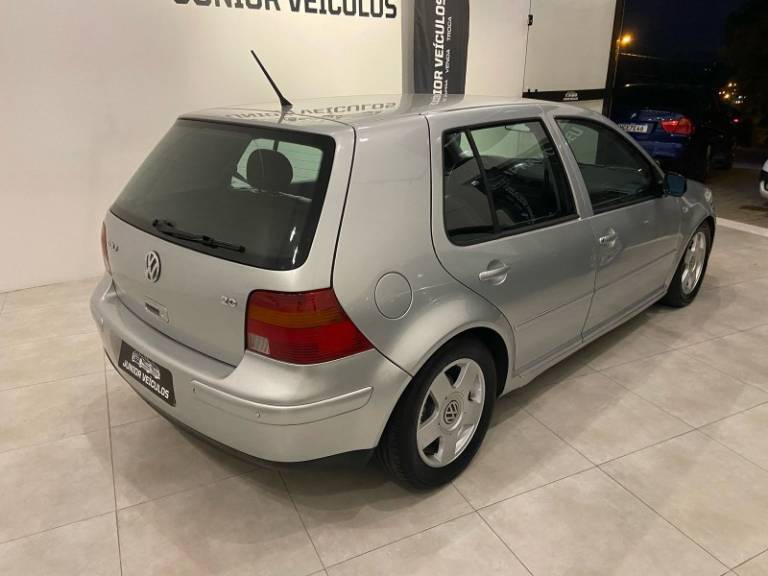 VOLKSWAGEN - GOLF - 2000/2001 - Prata - R$ 27.900,00