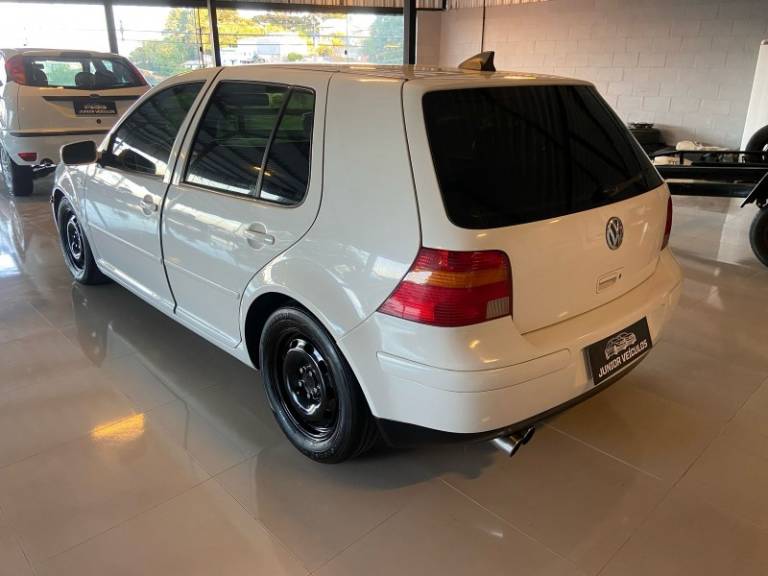 VOLKSWAGEN - GOLF - 2002/2002 - Branca - R$ 29.900,00