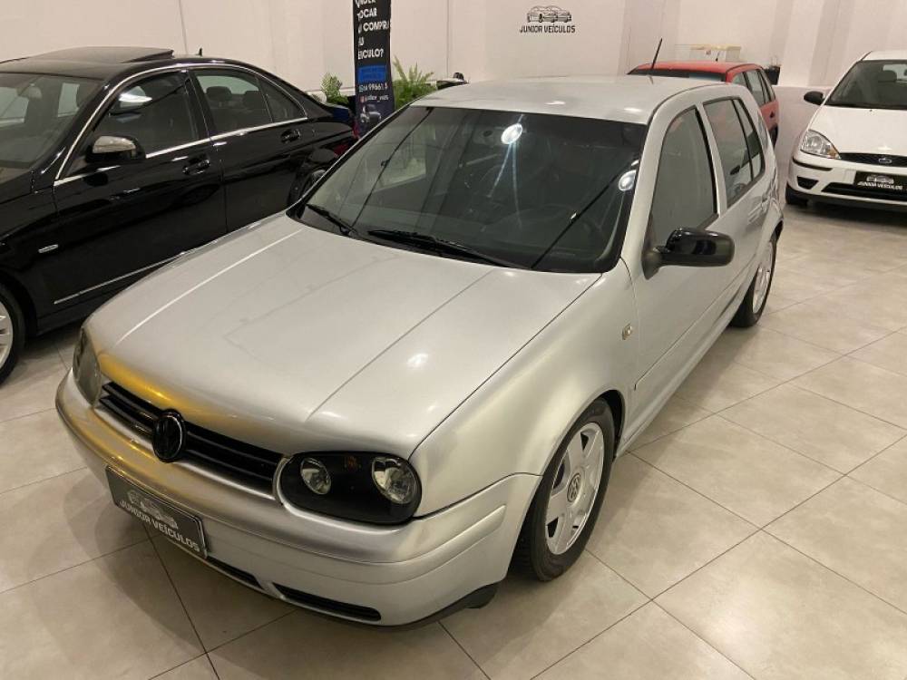 VOLKSWAGEN - GOLF - 2000/2001 - Prata - R$ 27.900,00