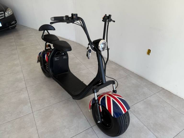 HAPPY - PATINETE ELÉTRICO - 2025/2025 - Azul - R$ 12.000,00