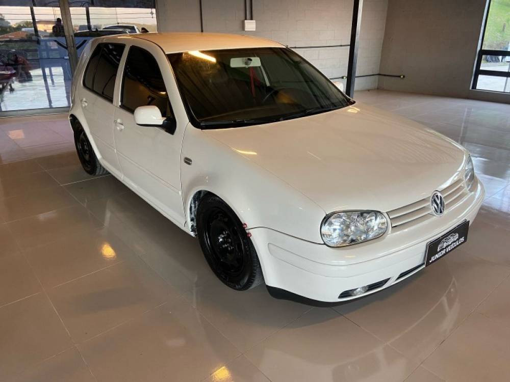 VOLKSWAGEN - GOLF - 2002/2002 - Branca - R$ 29.900,00
