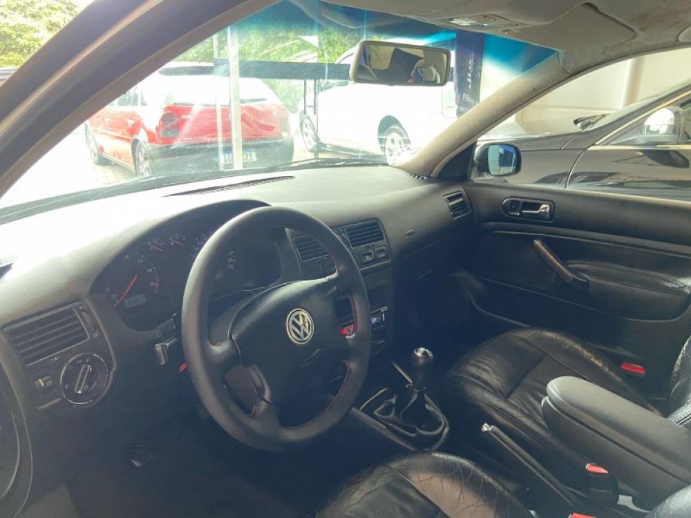 VOLKSWAGEN - GOLF - 2000/2001 - Prata - R$ 27.900,00
