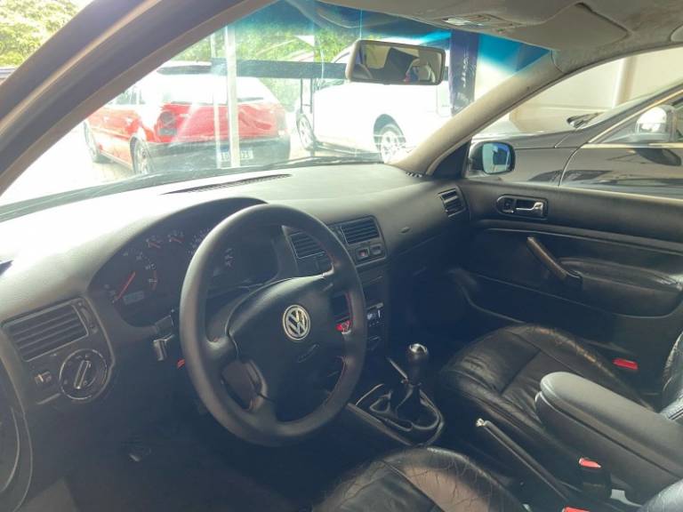 VOLKSWAGEN - GOLF - 2000/2001 - Prata - R$ 27.900,00