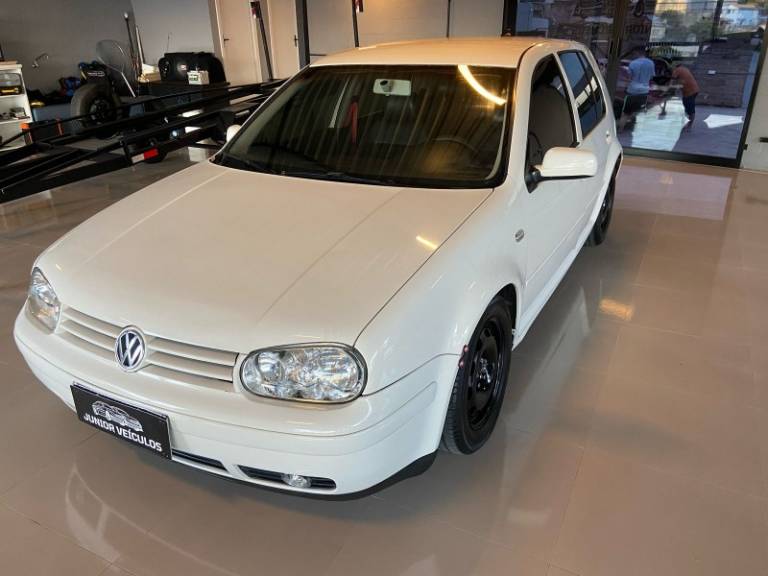 VOLKSWAGEN - GOLF - 2002/2002 - Branca - R$ 29.900,00