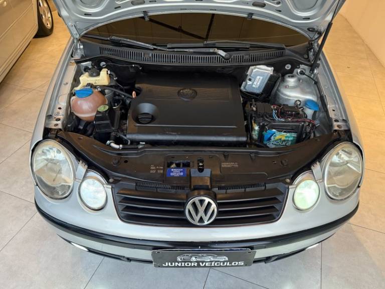 VOLKSWAGEN - POLO - 2006/2006 - Prata - R$ 28.900,00