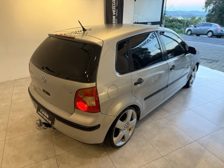 VOLKSWAGEN - POLO - 2006/2006 - Prata - R$ 28.900,00